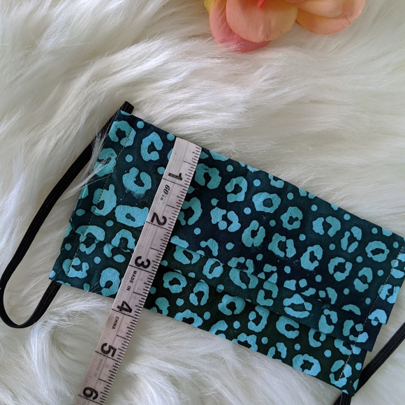 Two Face Masks - Abstract - Picture 5 of 5